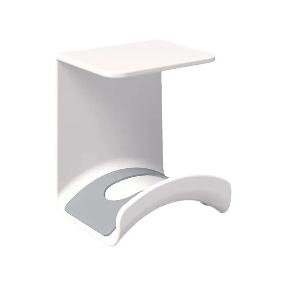 Support pour casque installé sur un bureau