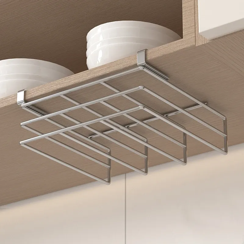 Gros plan sur le support de rangement en acier inoxydable