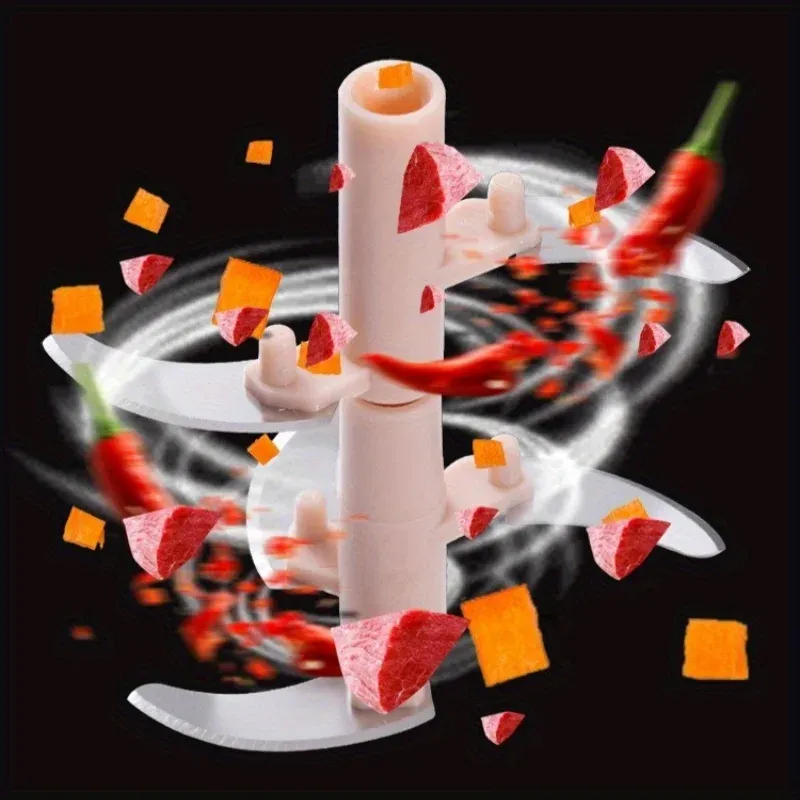 Hachoir à ail en utilisation dans la cuisine