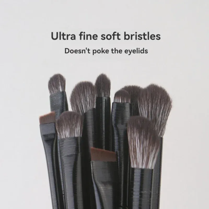 Pinceaux de maquillage pour les yeux, vue d'ensemble