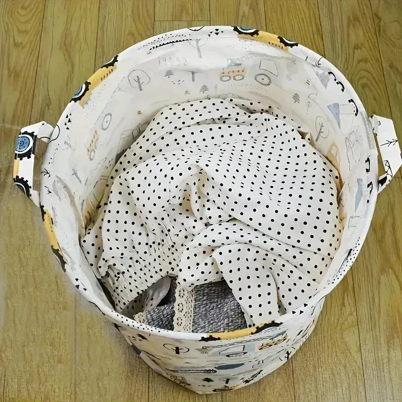 Panier de rangement pliable dans un dressing