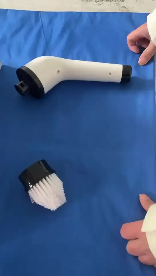 Brosse de nettoyage électrique 9 en 1 en action