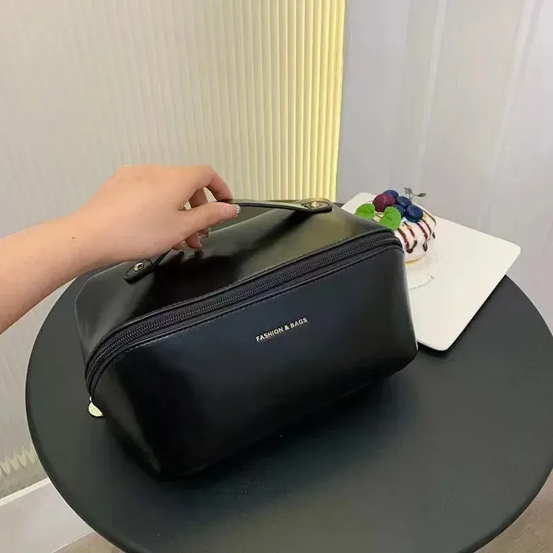 Trousse de toilette pour femme avec fermeture éclair 6