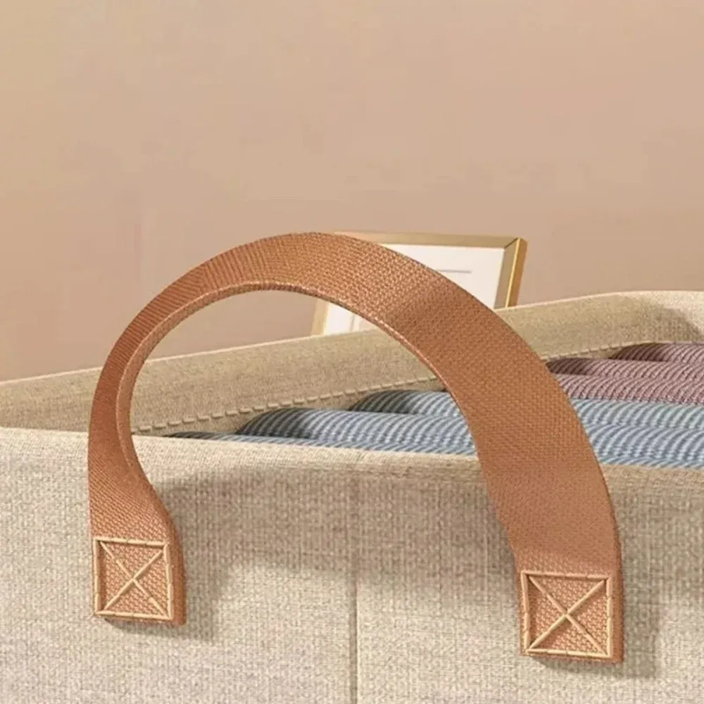 Rangement de pantalons dans une boîte en tissu