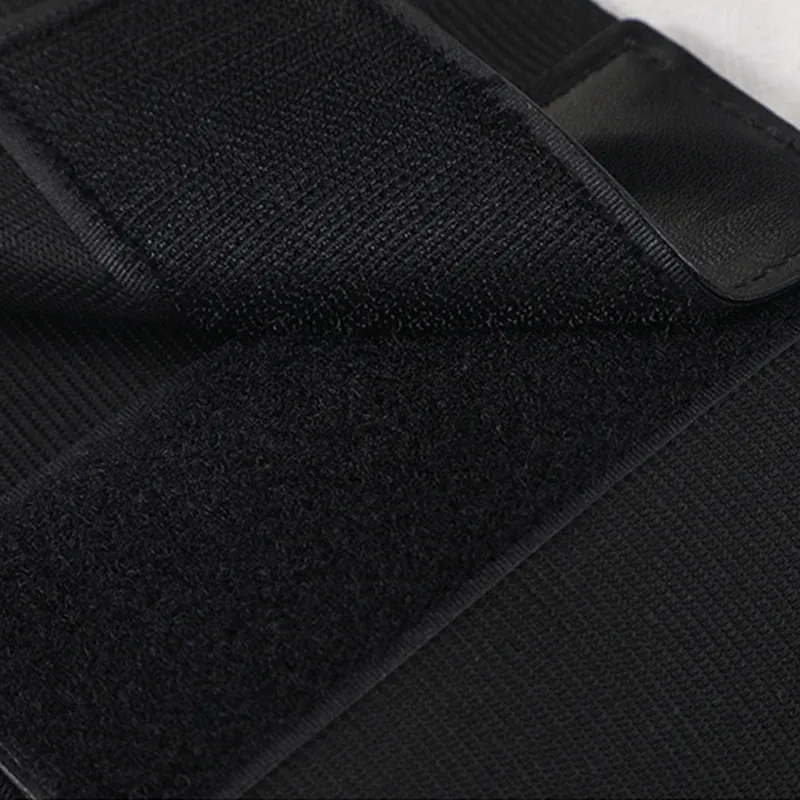Corset femme gaine amincissante, mise en scène