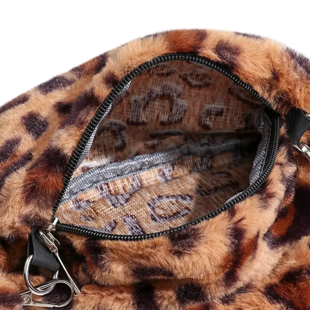 Sac à bandoulière léopard, lifestyle
