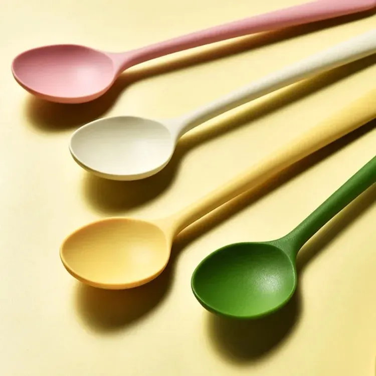 Collection d'ustensiles de cuisine en silicone, vue de présentation