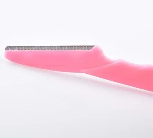 Rasoir à sourcils, mise en valeur