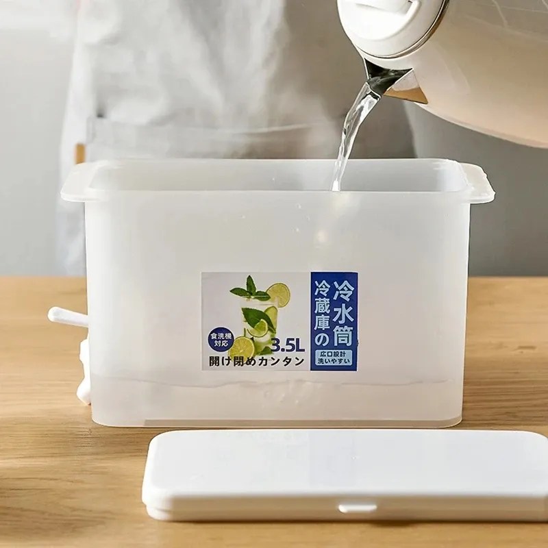 Distributeur de boissons à robinet, rangement au réfrigérateur