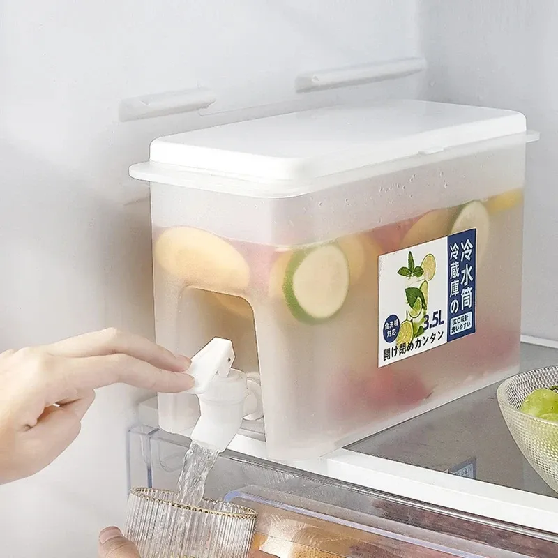 Distributeur de boissons à robinet, usage quotidien