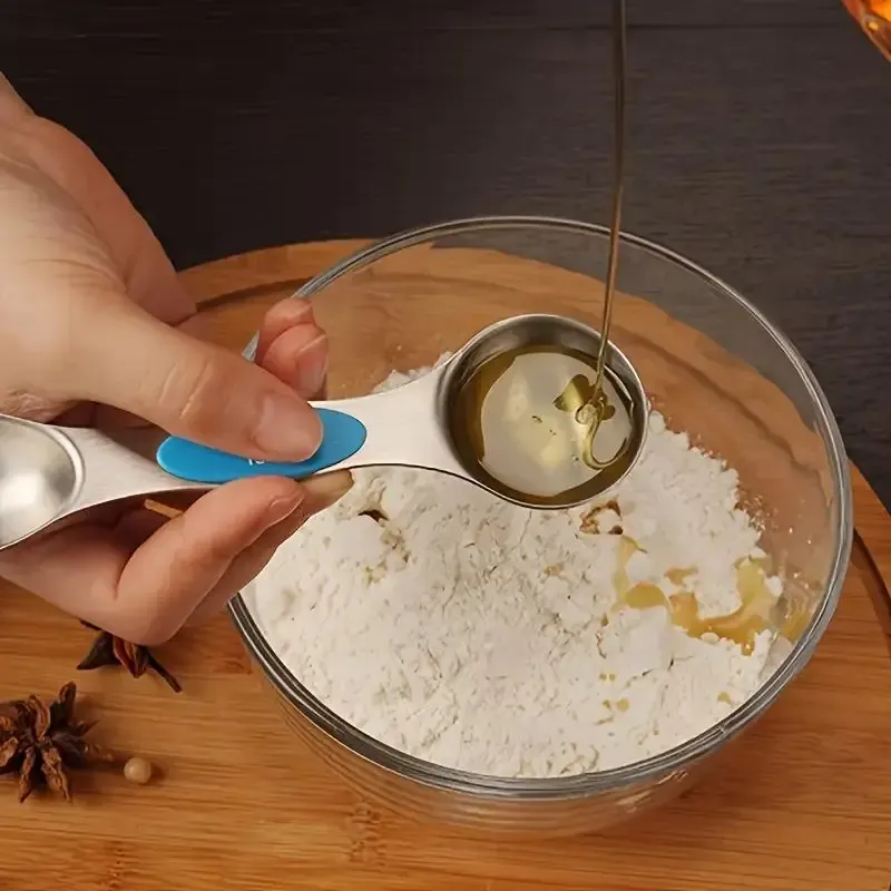 Cuillères doseuses en situation de cuisine