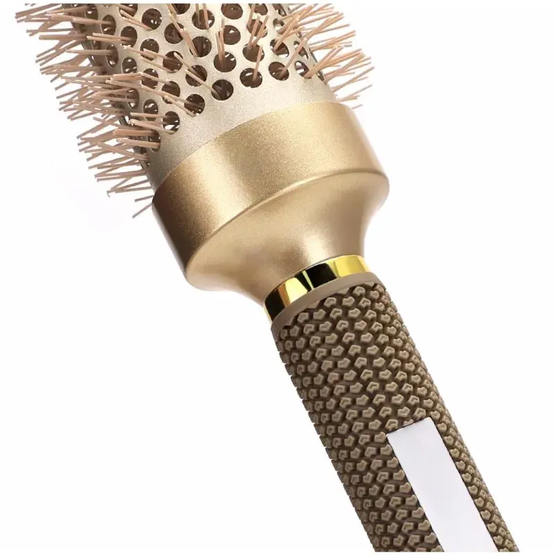 Boucles définies avec le peigne à rouleaux