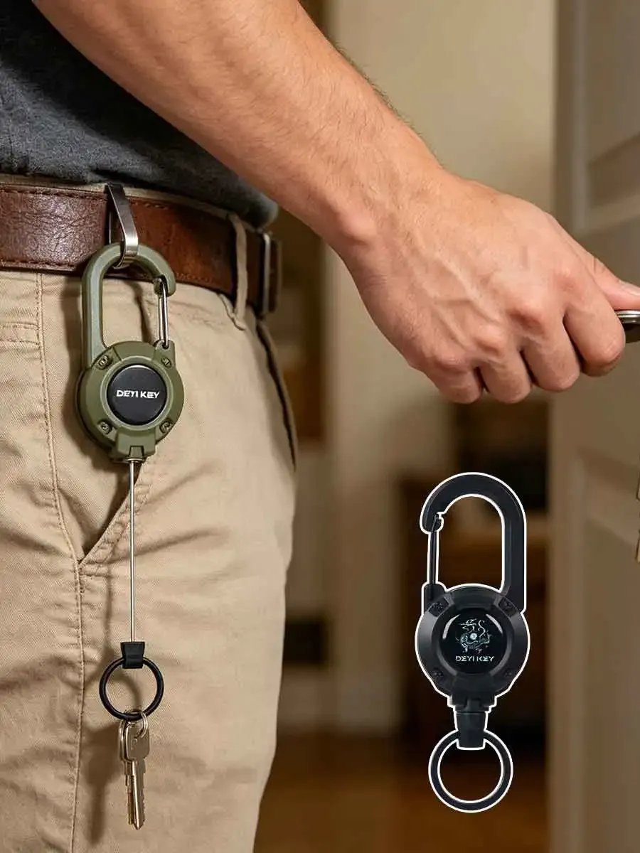 Porte-clés rétractable porté sur vêtement de travail