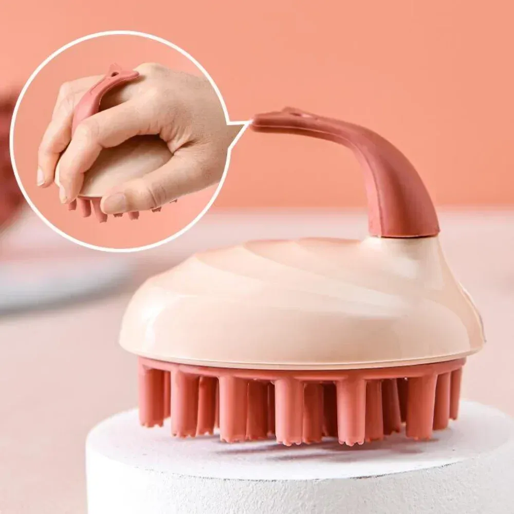 Brosse de massage pour un soin du cuir chevelu