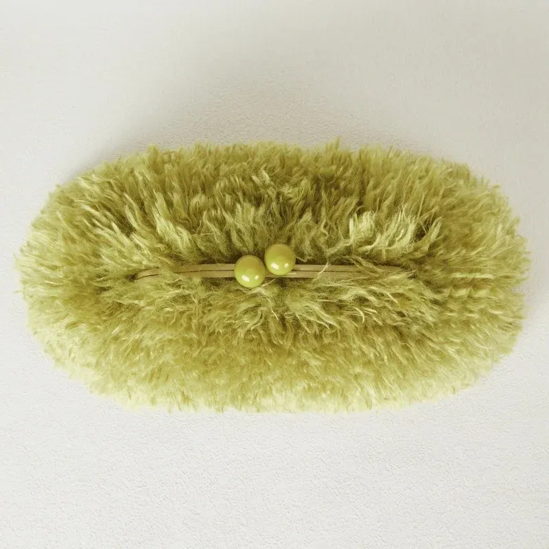 Sac à main en fausse fourrure à fermoir Kisslock pour femme, pochette d'hiver chaude et moelleuse avec cadre et chaîne bandoulière, gris foncé, rouge, jaune 7