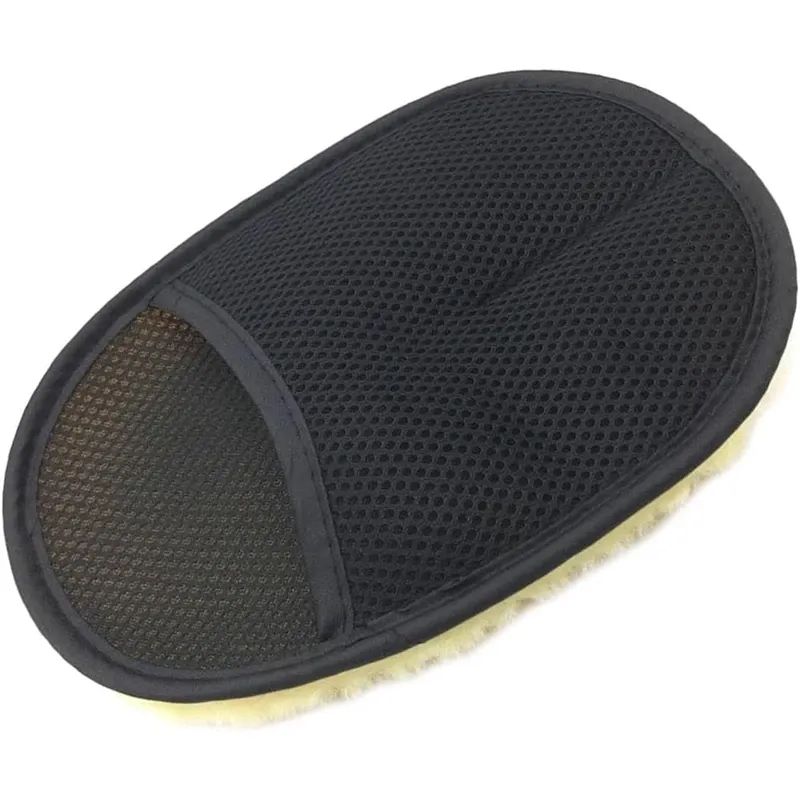 Gant de nettoyage en microfibre, usage sur vitres