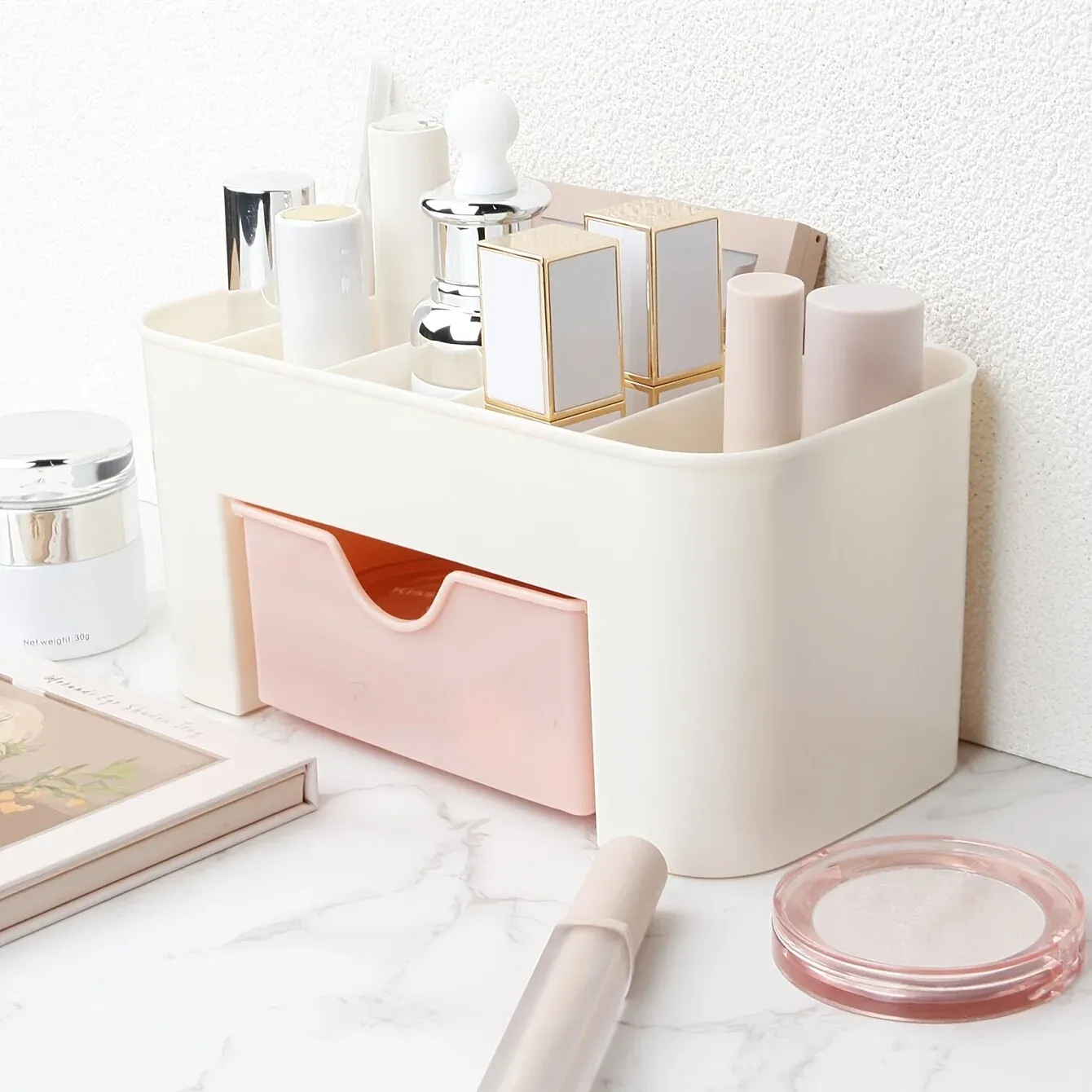 Vue détaillée de l'organisateur de maquillage