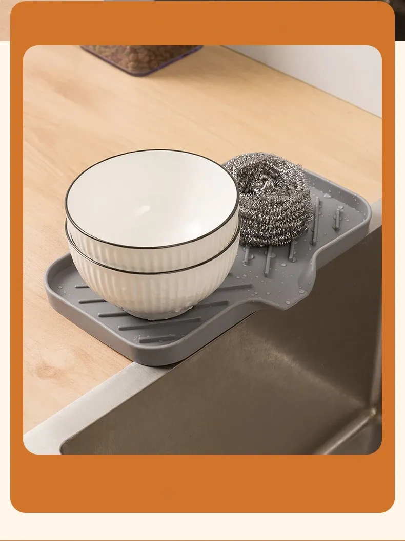 Plateau à savon dans une salle de bain
