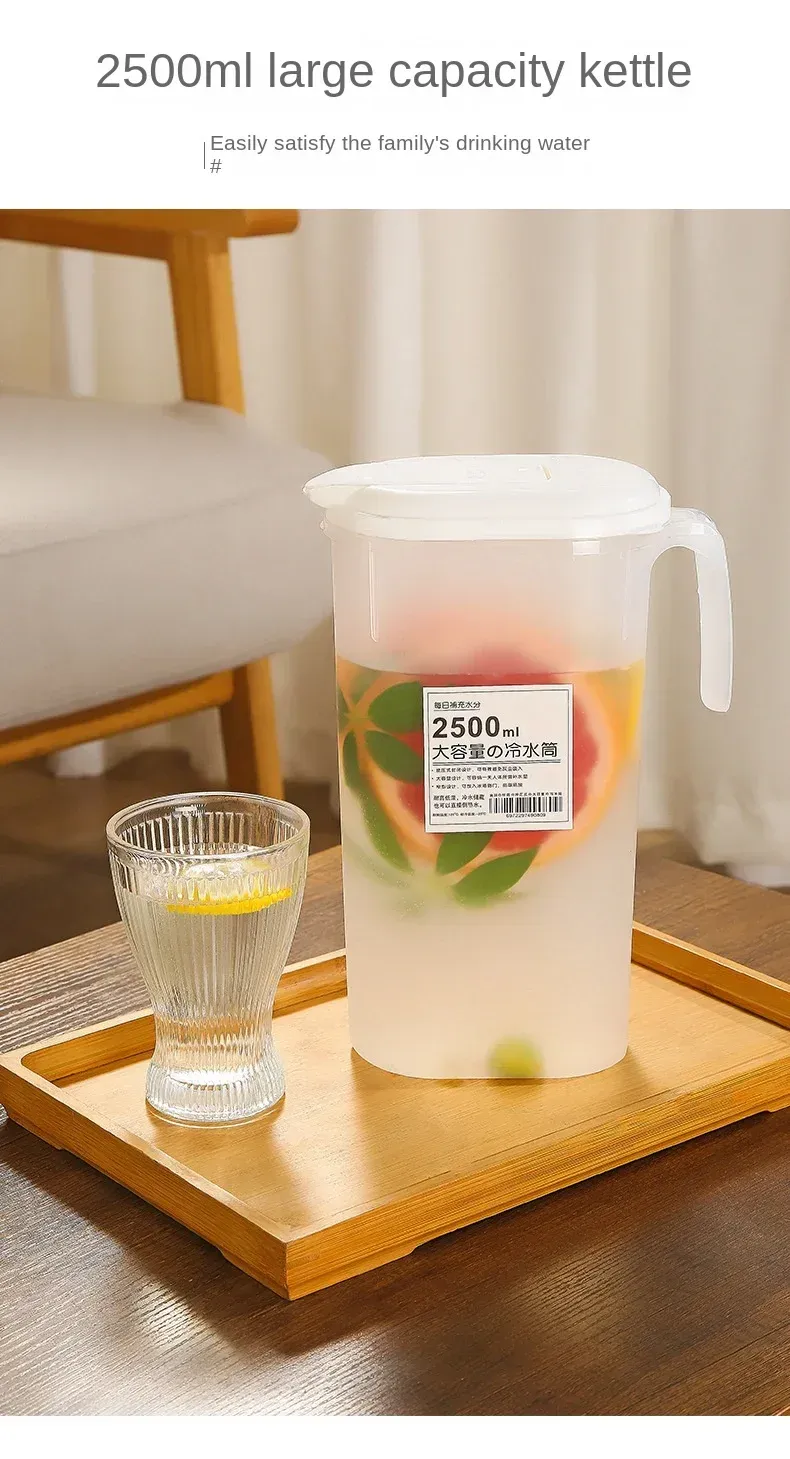 Pichet d'eau froide, service de boissons