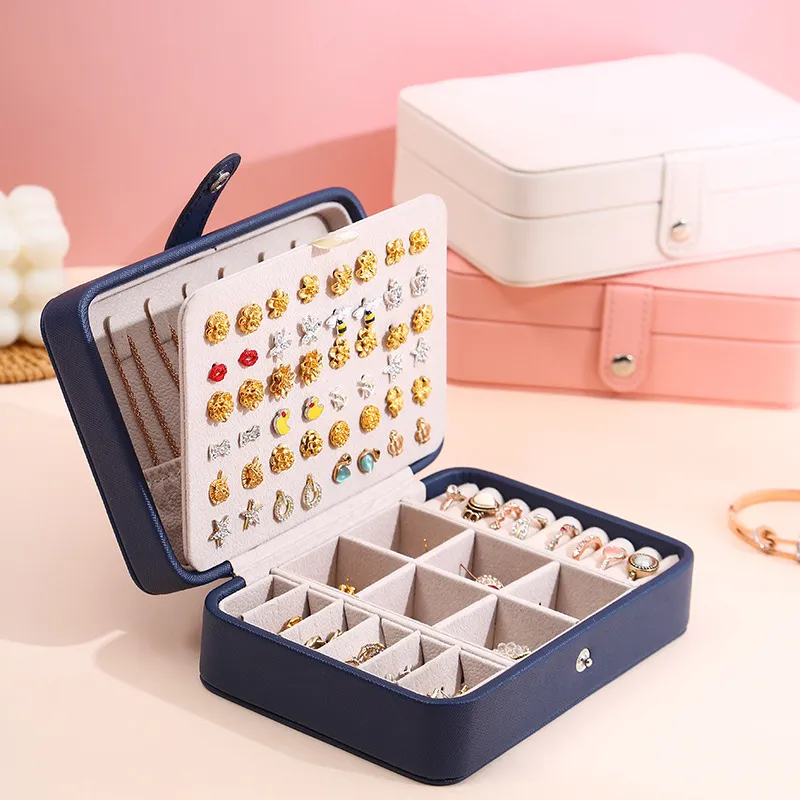 Vue détaillée de l'intérieur du coffret à bijoux