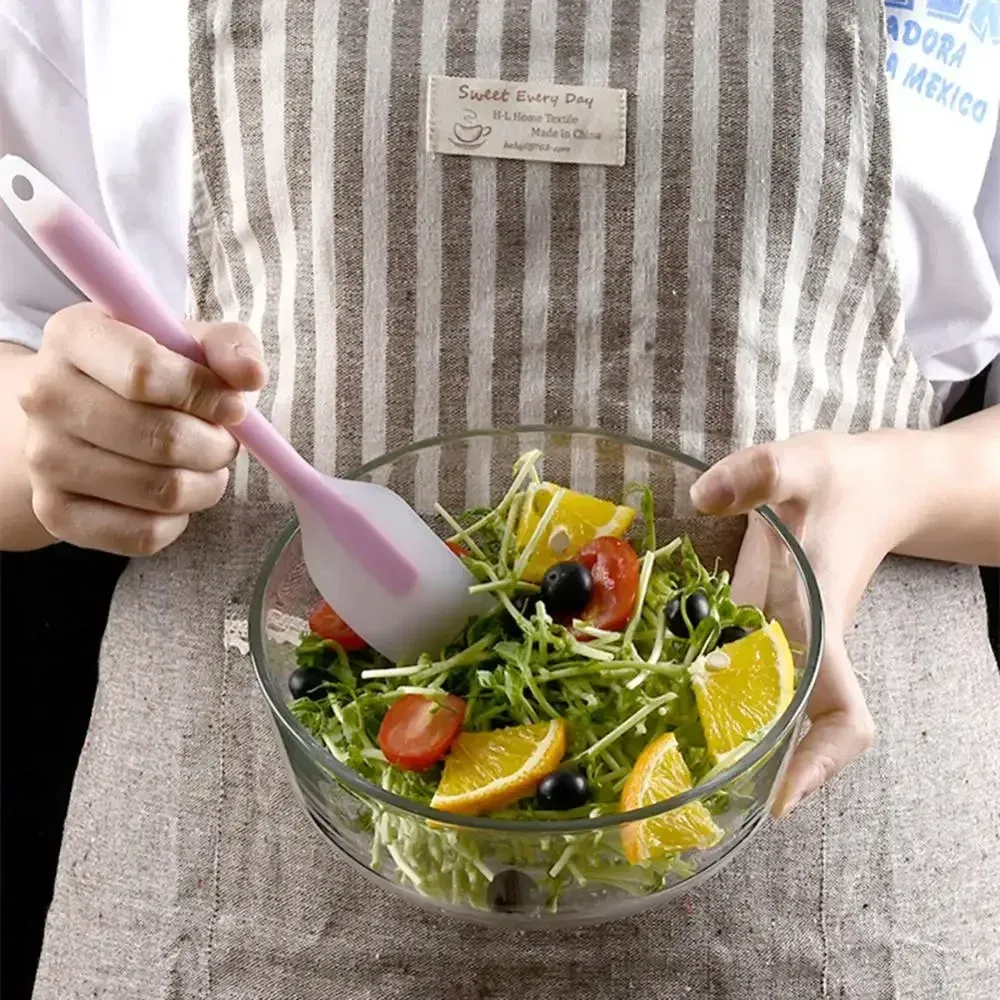 Spatule translucide en silicone, utilisation en pâtisserie