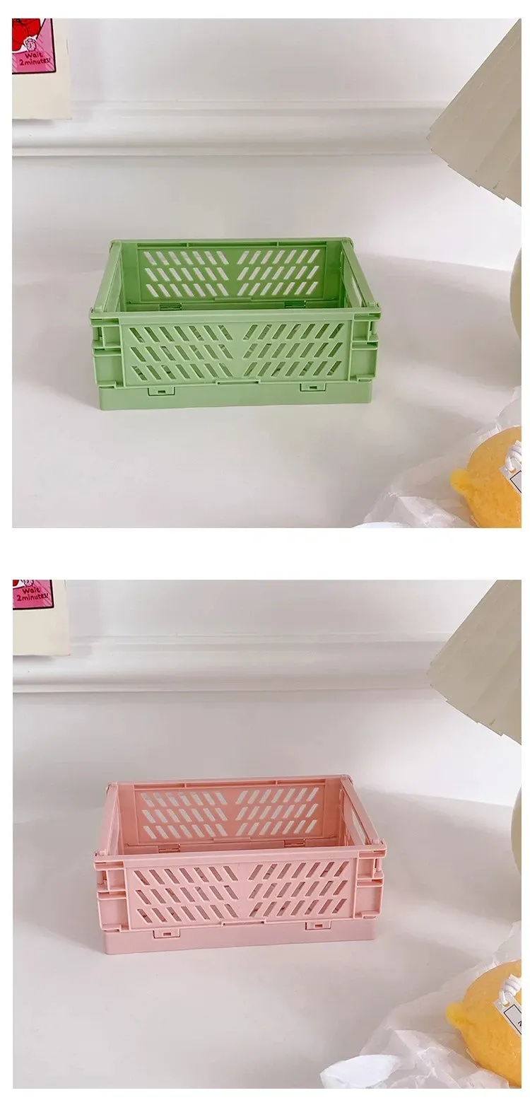 Paniers de rangement organisés sur une étagère