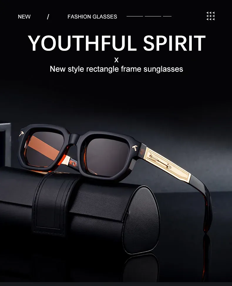 Homme portant des lunettes de soleil carrées en extérieur