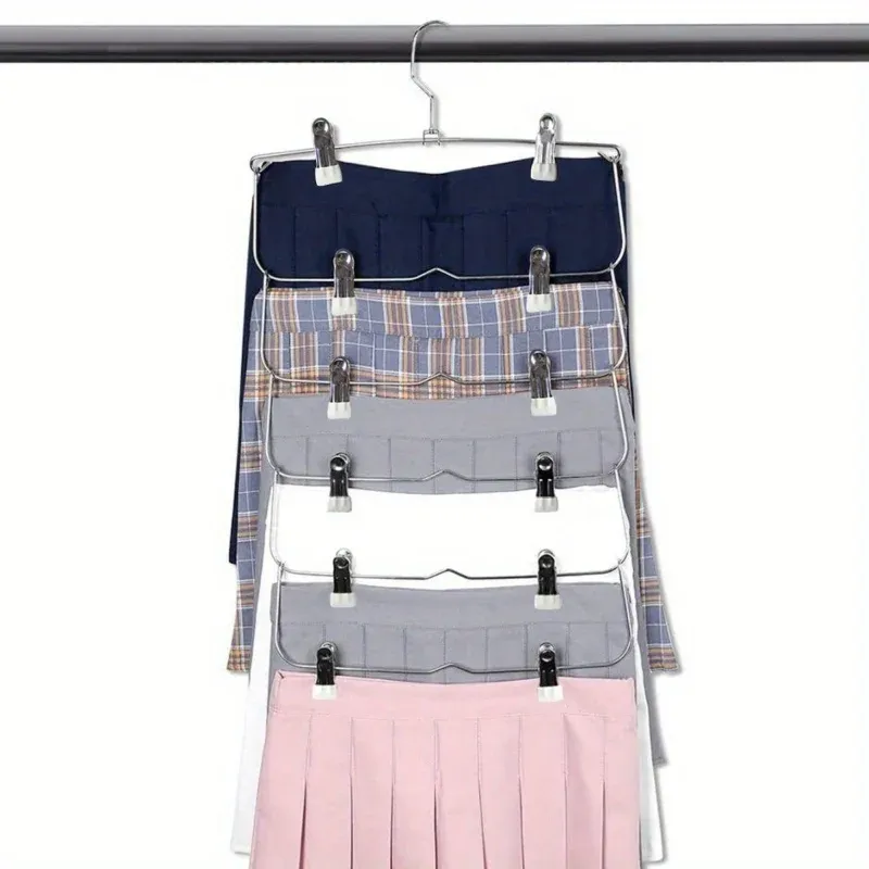 Vue détaillée des clips de rangement pour pantalons