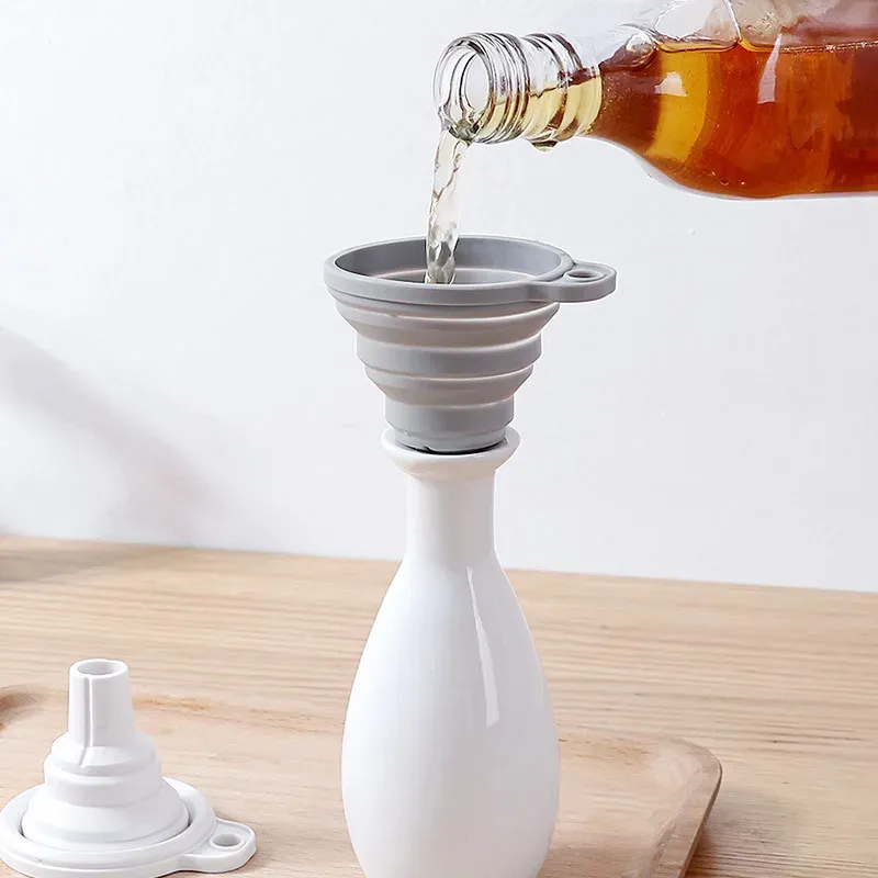 Entonnoir pliable et portable en silicone pour le transfert de liquides, d'huile et de poudre, idéal pour le remplissage de bouteilles en cuisine