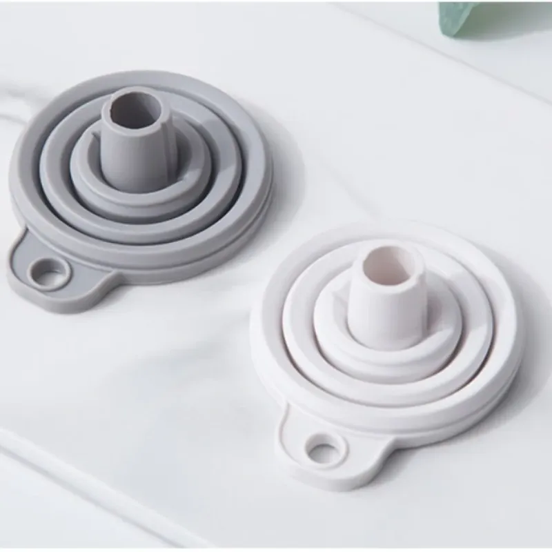Entonnoir pliable et portable en silicone pour le transfert de liquides, d'huile et de poudre, idéal pour le remplissage de bouteilles en cuisine 5