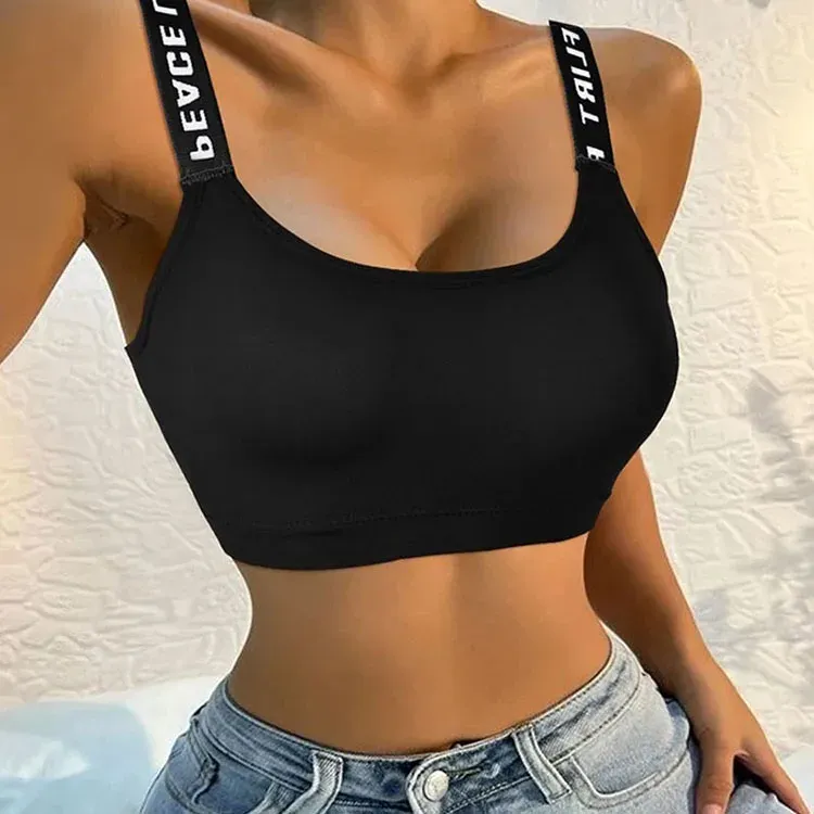 Brassière push-up en studio