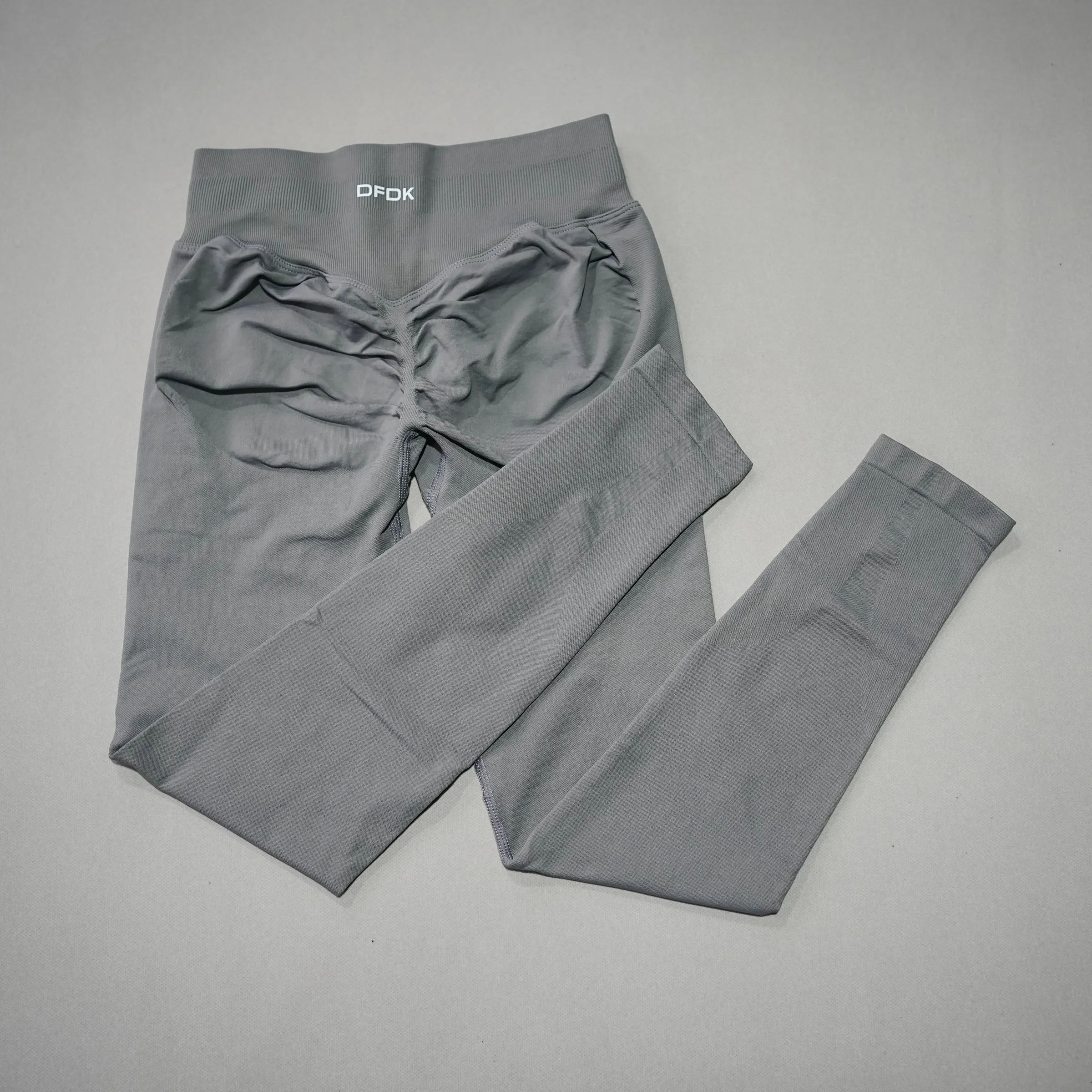 Leggings de yoga sans couture taille haute pour femme DFDK, effet push-up, pantalon de sport gainant pour la course et l'entraînement 24