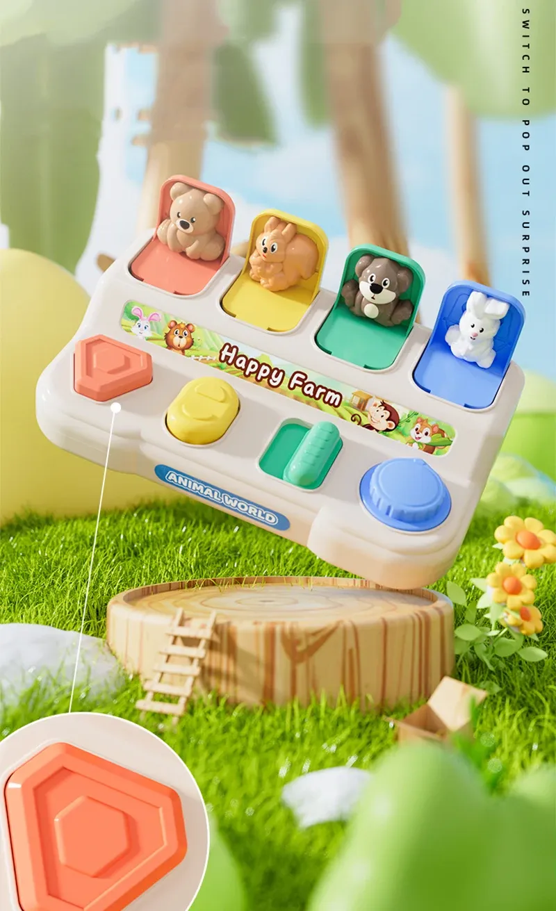 Enfant jouant avec le jouet Pop-Up interactif