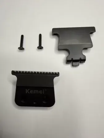 Tondeuse à cheveux sans fil pour hommes Kemei, rechargeable par USB, tondeuse électrique KM032, machine à couper les cheveux électrique KM-2299

Wait, that's already in French. Here is a cleaner version:

Tondeuse à cheveux sans fil Kemei pour hommes, rechargeable par USB, tondeuse électrique KM-032 8