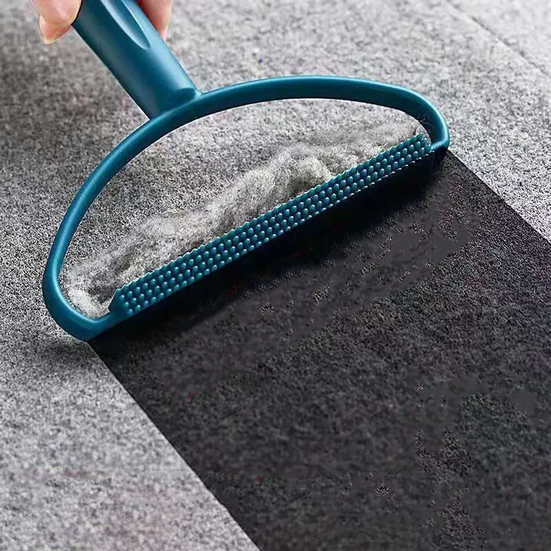 Dissolvant de peluches double face en situation