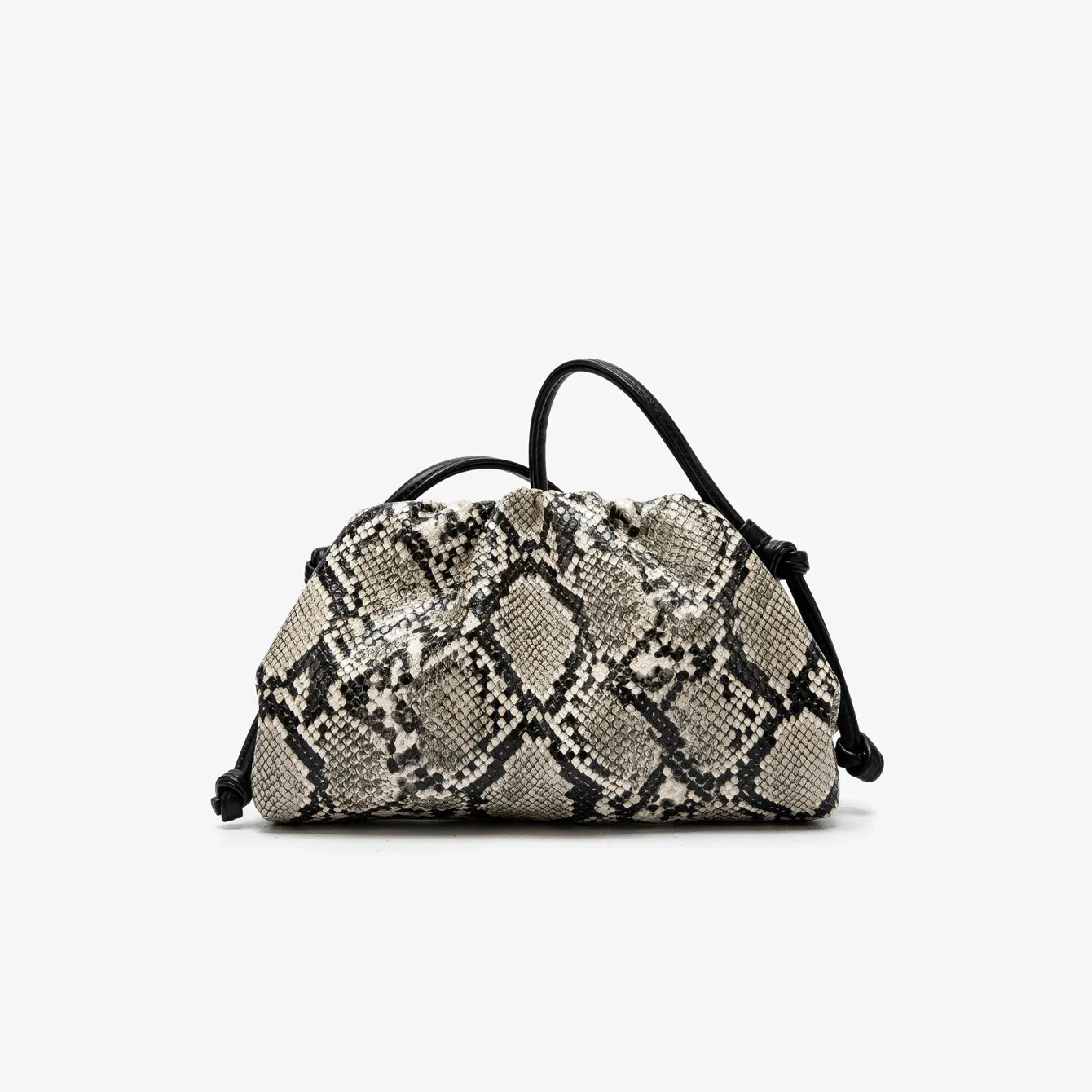 Détail du sac à main serpent plissé