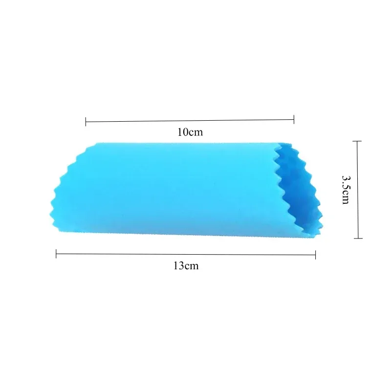 Épluche-ail en silicone, détail du rangement