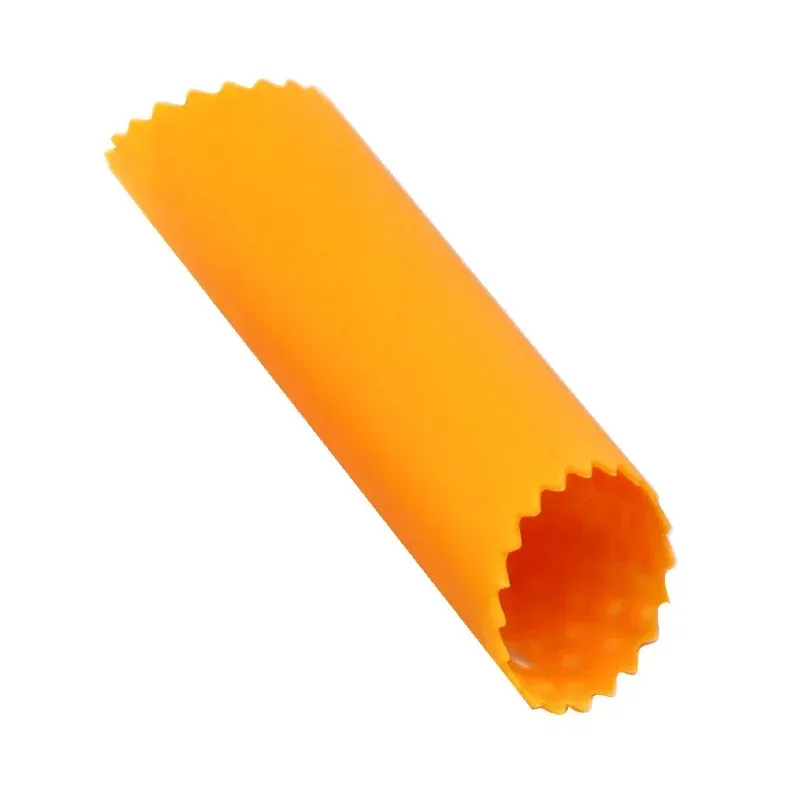 Tube éplucheur d'ail en silicone 7