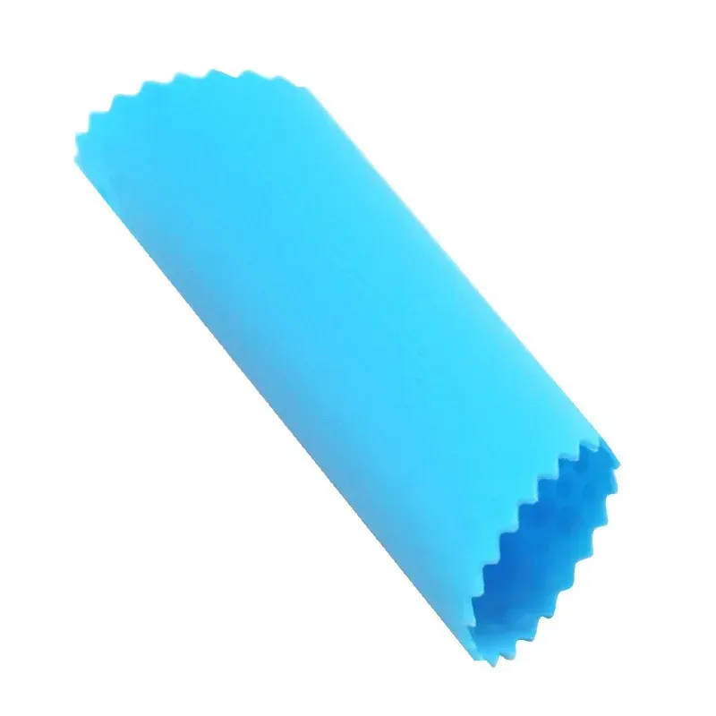 Tube éplucheur d'ail en silicone 8