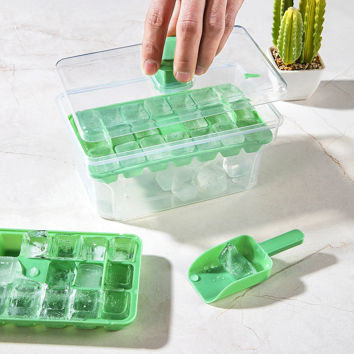 Bac à glace pour congélateur avec couvercle