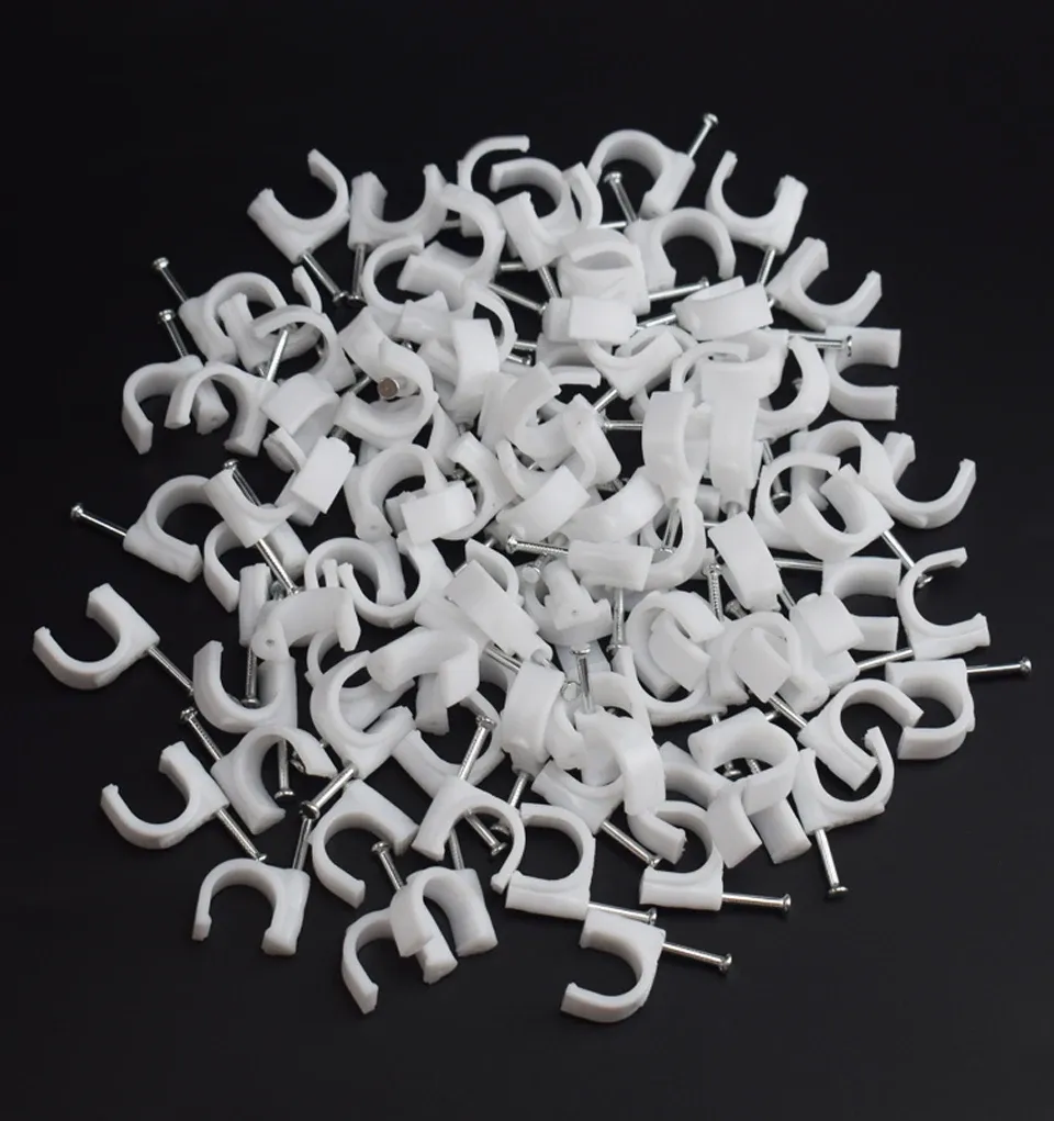 Détail des clips de câble en situation