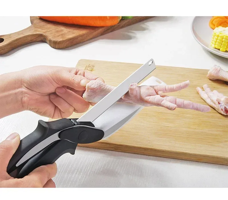 Ciseaux de cuisine multifonctionnels, vue de détail