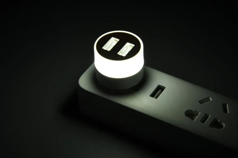 Détail du design de la veilleuse USB