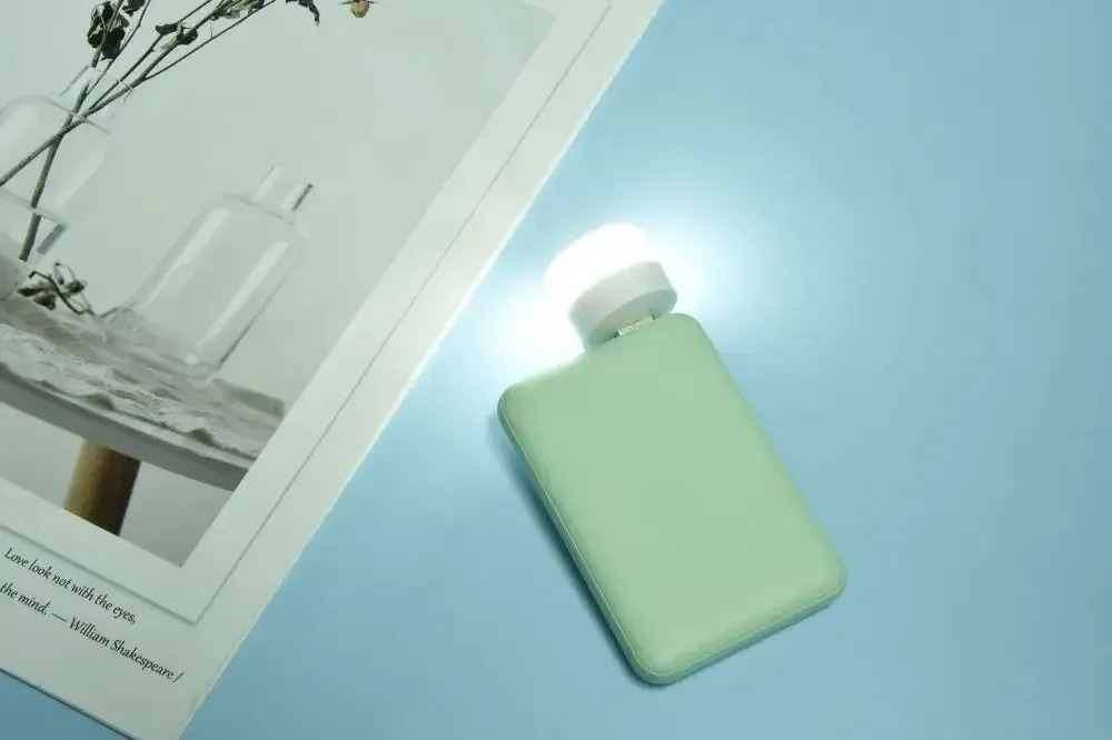 Veilleuse USB dans un contexte bureau