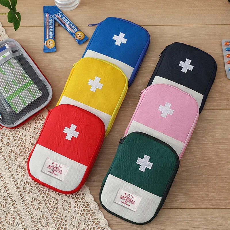 Mini organisateur de médicaments de voyage, trousse de premiers secours d'urgence portable pour le camping en plein air - Image 1
