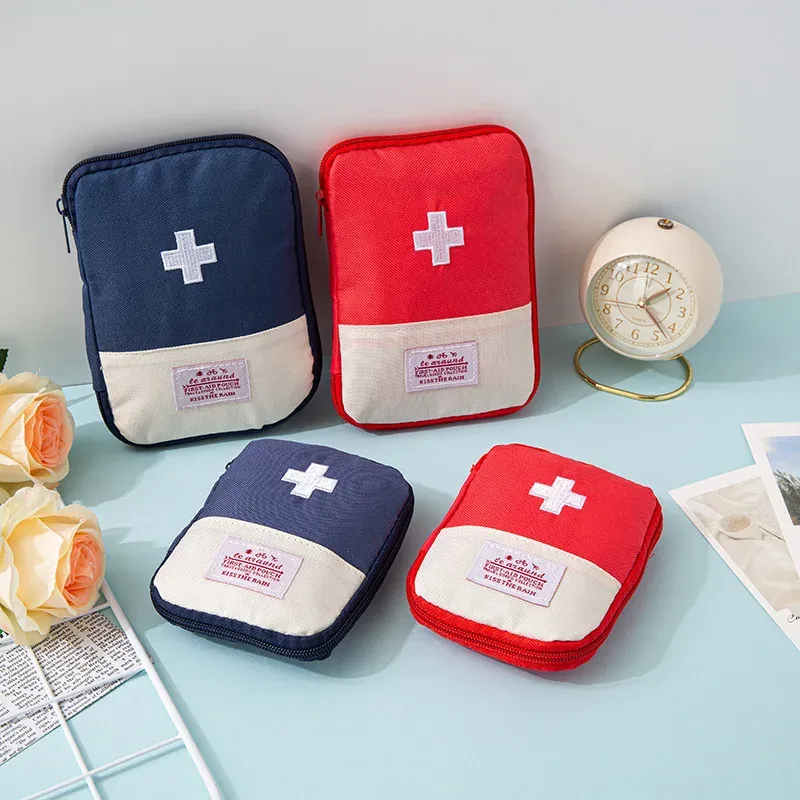 Pochette médicaments de voyage, vue d'ensemble