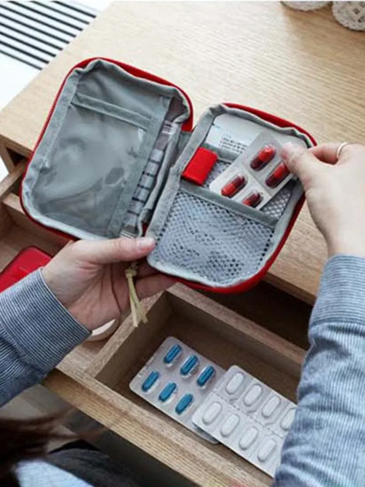 Pochette médicaments de voyage, vue finale