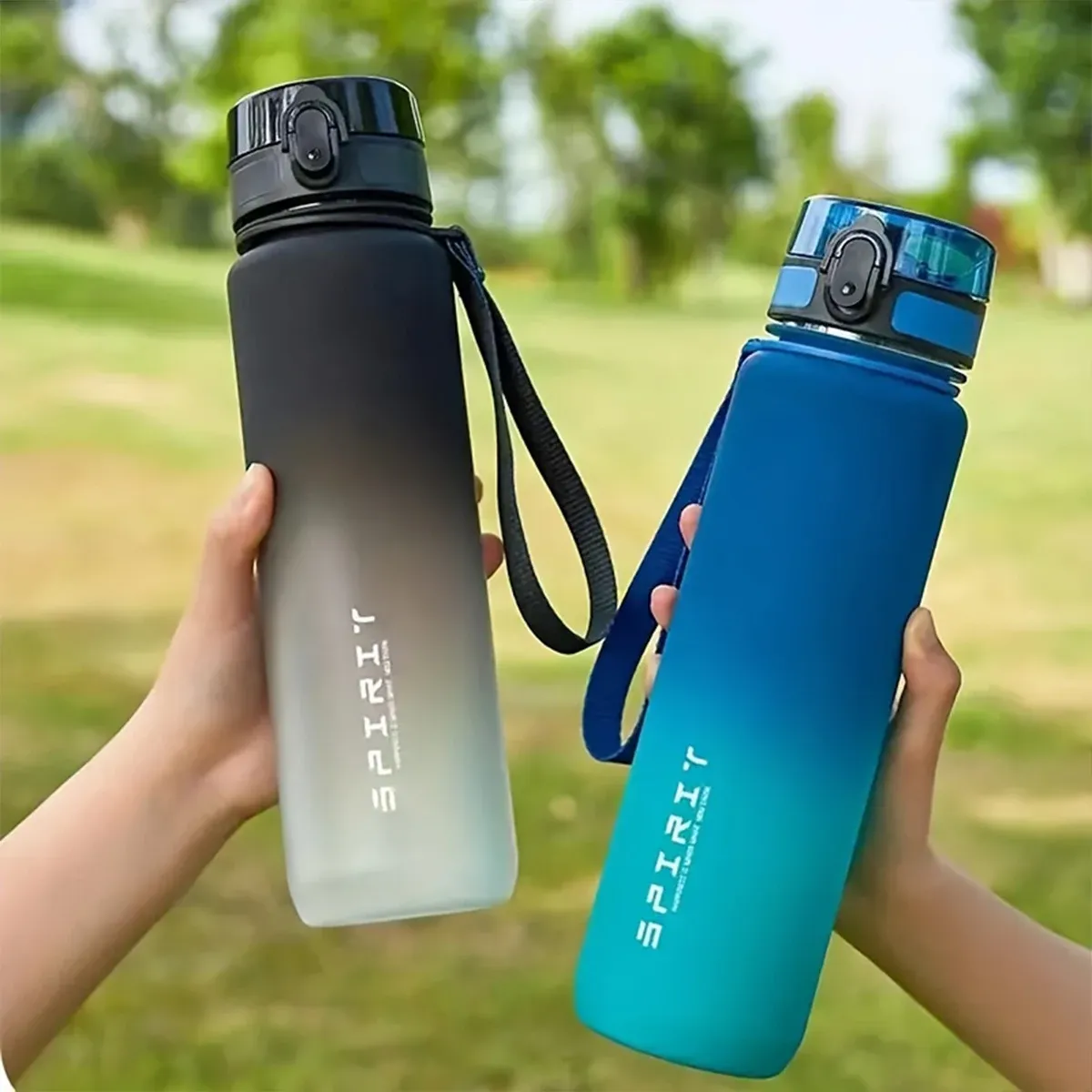Gourde dégradée – Capacité 1000 ml / 600 ml / 750 ml, idéale pour le camping en plein air, la salle de sport, un cadeau de fêtes ou d'anniversaire - Image 1