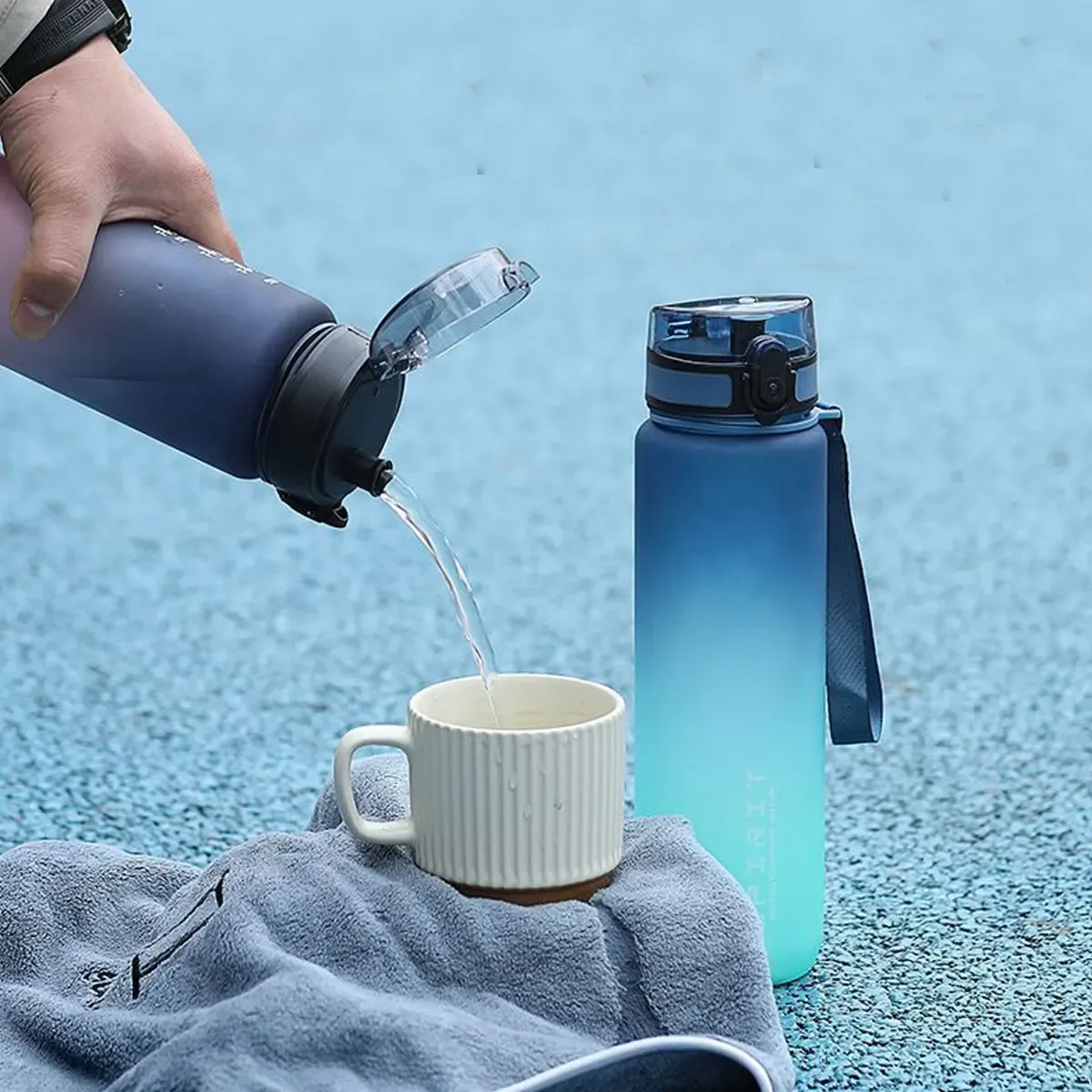 Gourde dégradée – Capacité 1000 ml / 600 ml / 750 ml, idéale pour le camping en plein air, la salle de sport, un cadeau de fêtes ou d'anniversaire 5