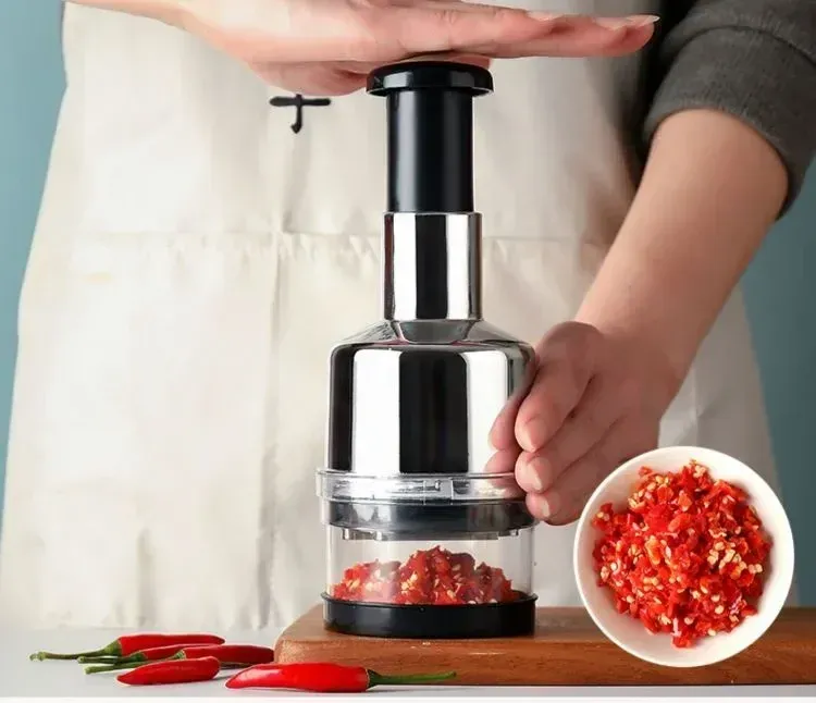 Hachage des aromates avec le hachoir